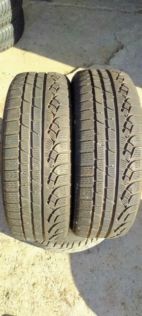 Гуми Зимни 205/55R17, снимка 1 - Гуми и джанти - 42898114