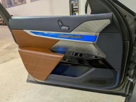 BMW i7 SKY LOUNGE| BOWERS & WILKINS| SWAROWSKI| МАСАЖ| , снимка 14