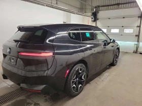 BMW iX XDRIVE40| HUD| PANO| 360| CARFAX| 2 КЛЮЧА| , снимка 3