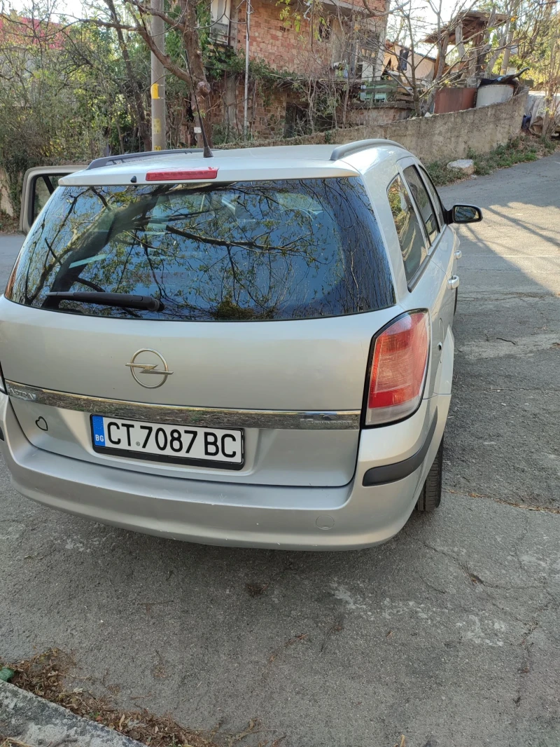 Opel Astra H 1.6i Газ/Бензин, снимка 4 - Автомобили и джипове - 47385159