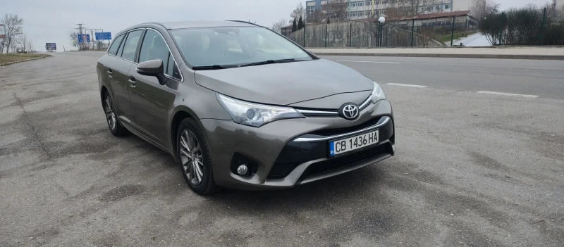 Toyota Avensis 2.0 D4D, снимка 3 - Автомобили и джипове - 49402707