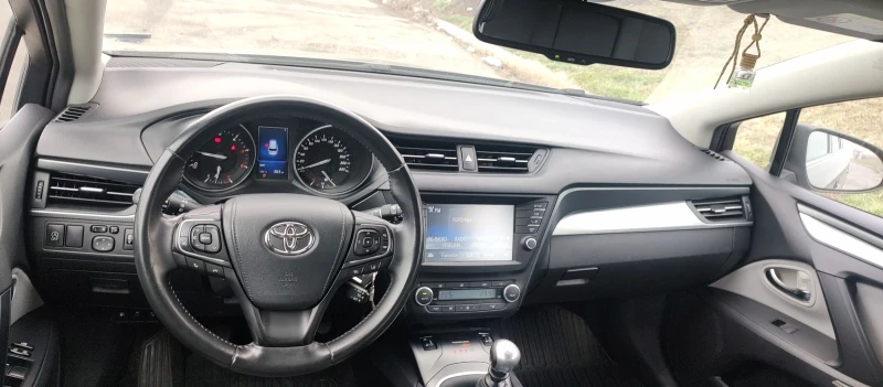 Toyota Avensis 2.0 D4D, снимка 10 - Автомобили и джипове - 49402707