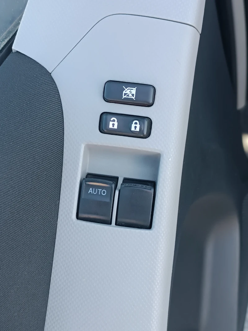 Toyota Yaris 1, 0 бензин, ЛИЗИНГ , снимка 11 - Автомобили и джипове - 53172298