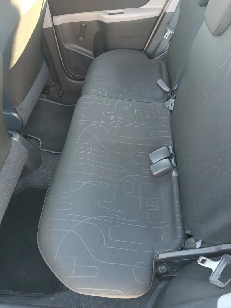 Toyota Yaris 1, 0 бензин, ЛИЗИНГ , снимка 12 - Автомобили и джипове - 53172298