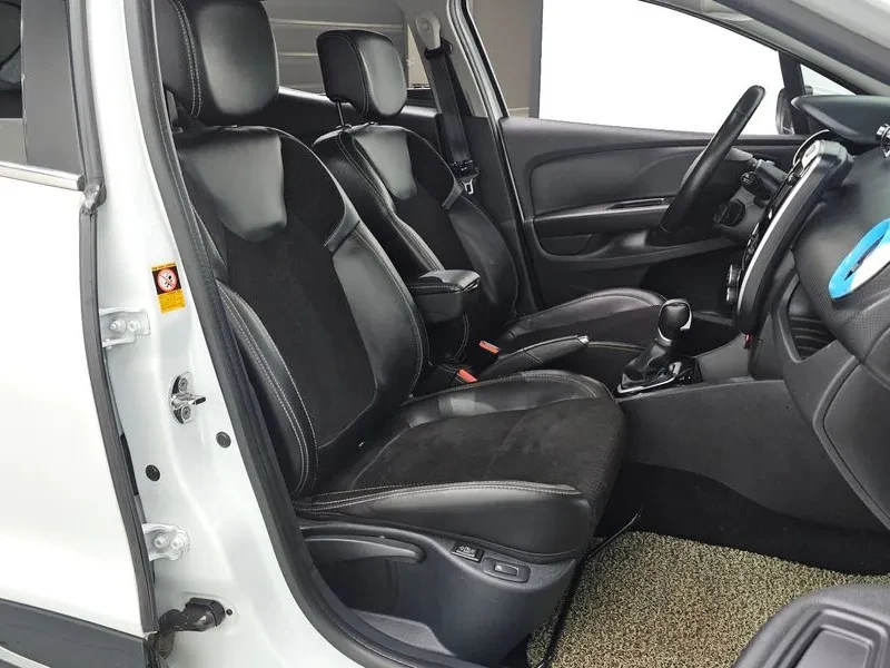 Renault Clio  Iconic 9, 189.20   Крайна цена до България Базова, снимка 12 - Автомобили и джипове - 55652352