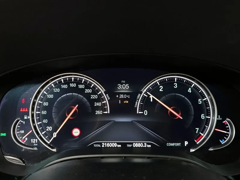 BMW 530 I xDrive M Sports, снимка 8 - Автомобили и джипове - 55832801