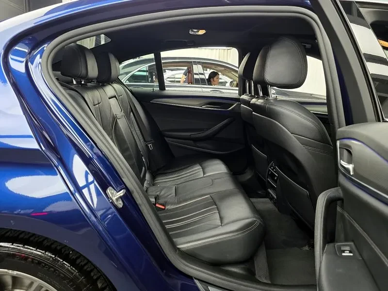BMW 530 I xDrive M Sports, снимка 11 - Автомобили и джипове - 55832801
