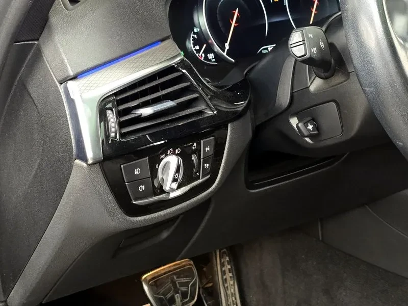 BMW 530 I xDrive M Sports, снимка 17 - Автомобили и джипове - 55832801