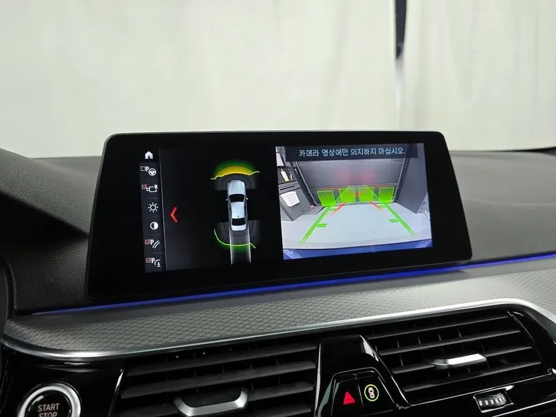 BMW 530 I xDrive M Sports, снимка 14 - Автомобили и джипове - 55832801