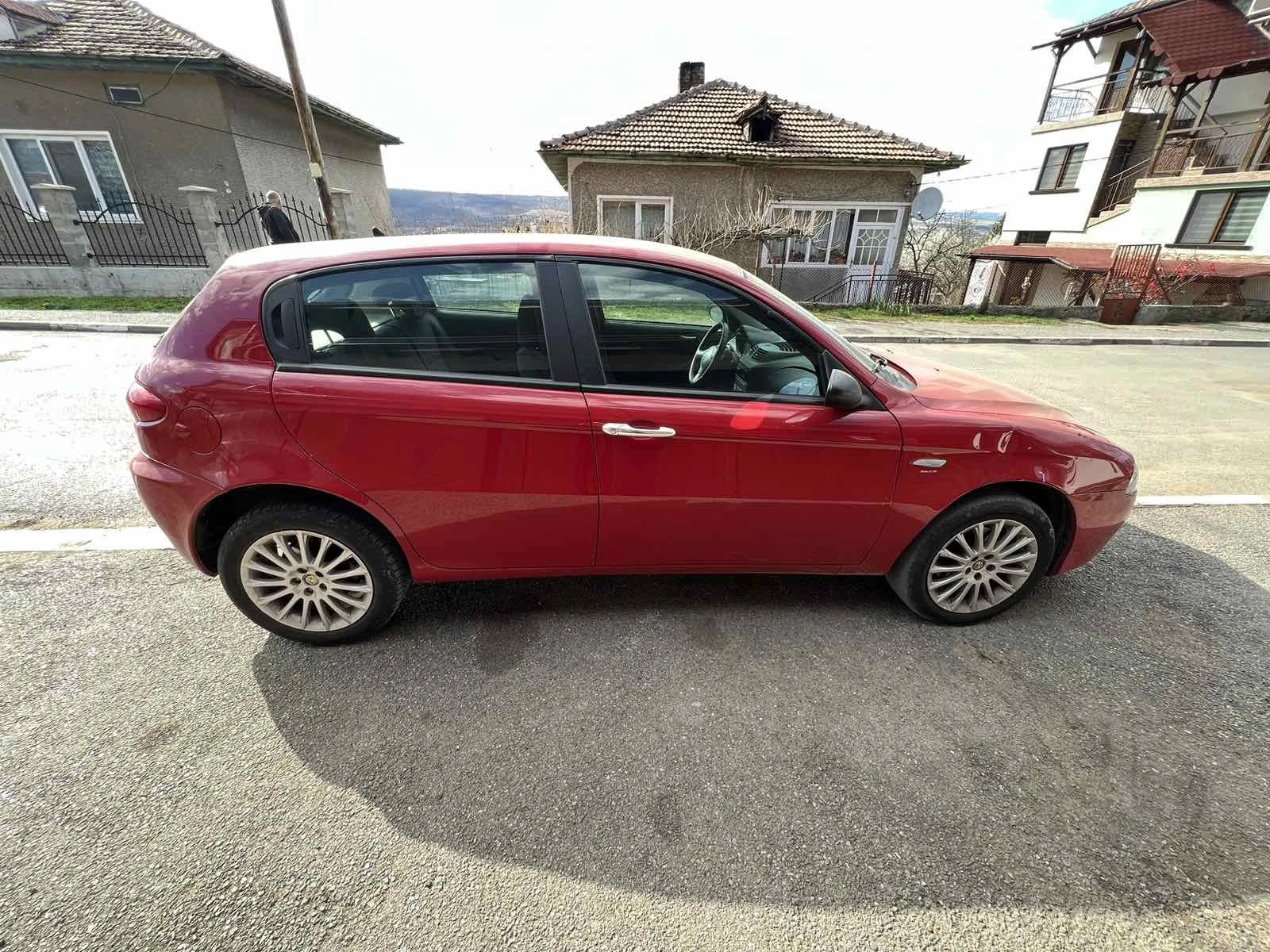 Alfa Romeo 147 1.6i 120кс - изображение 8