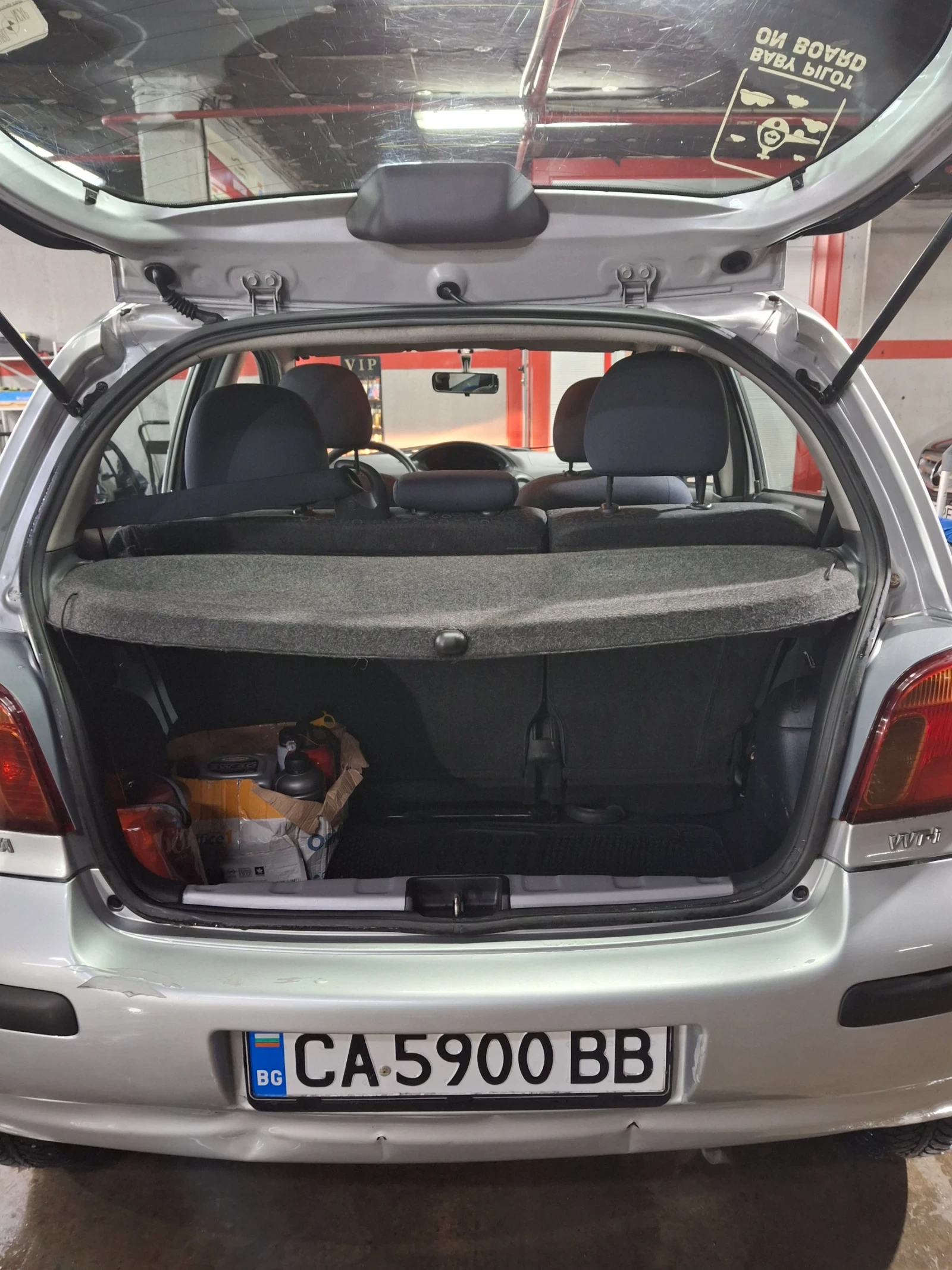 Toyota Yaris 1.3 - изображение 4