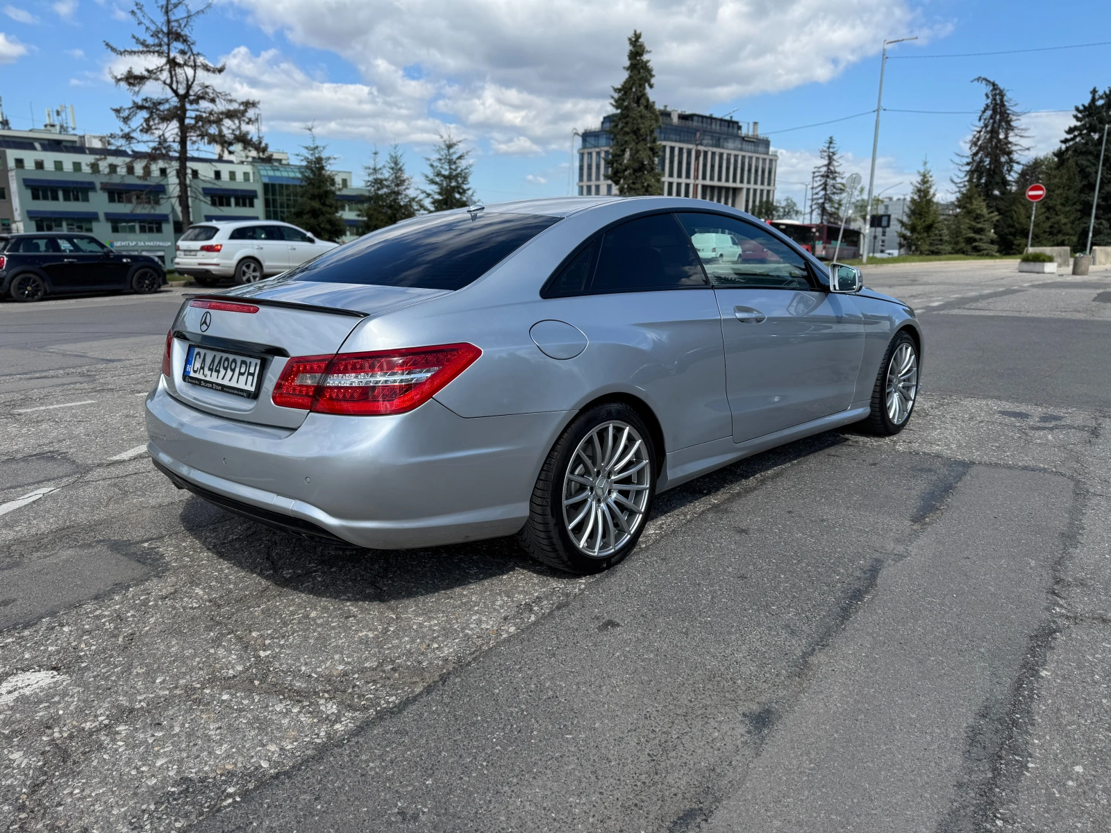 Mercedes-Benz E 250 AMG Line - изображение 5
