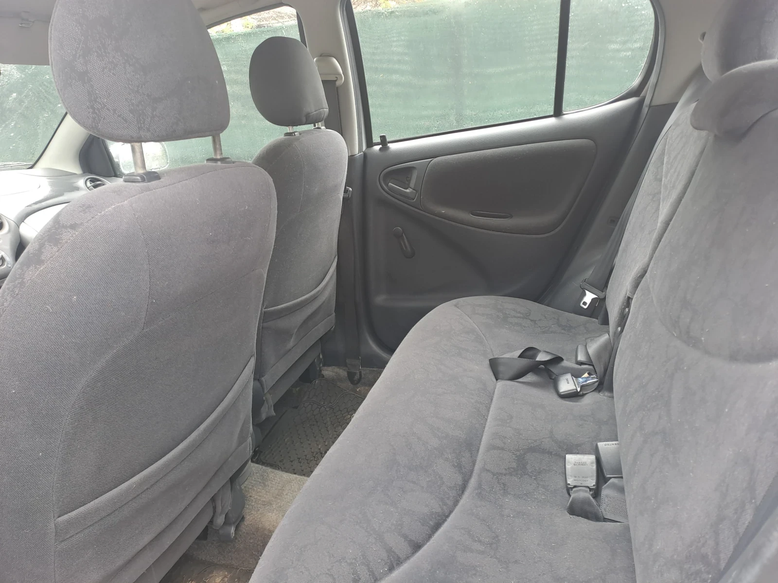 Toyota Yaris  - изображение 4