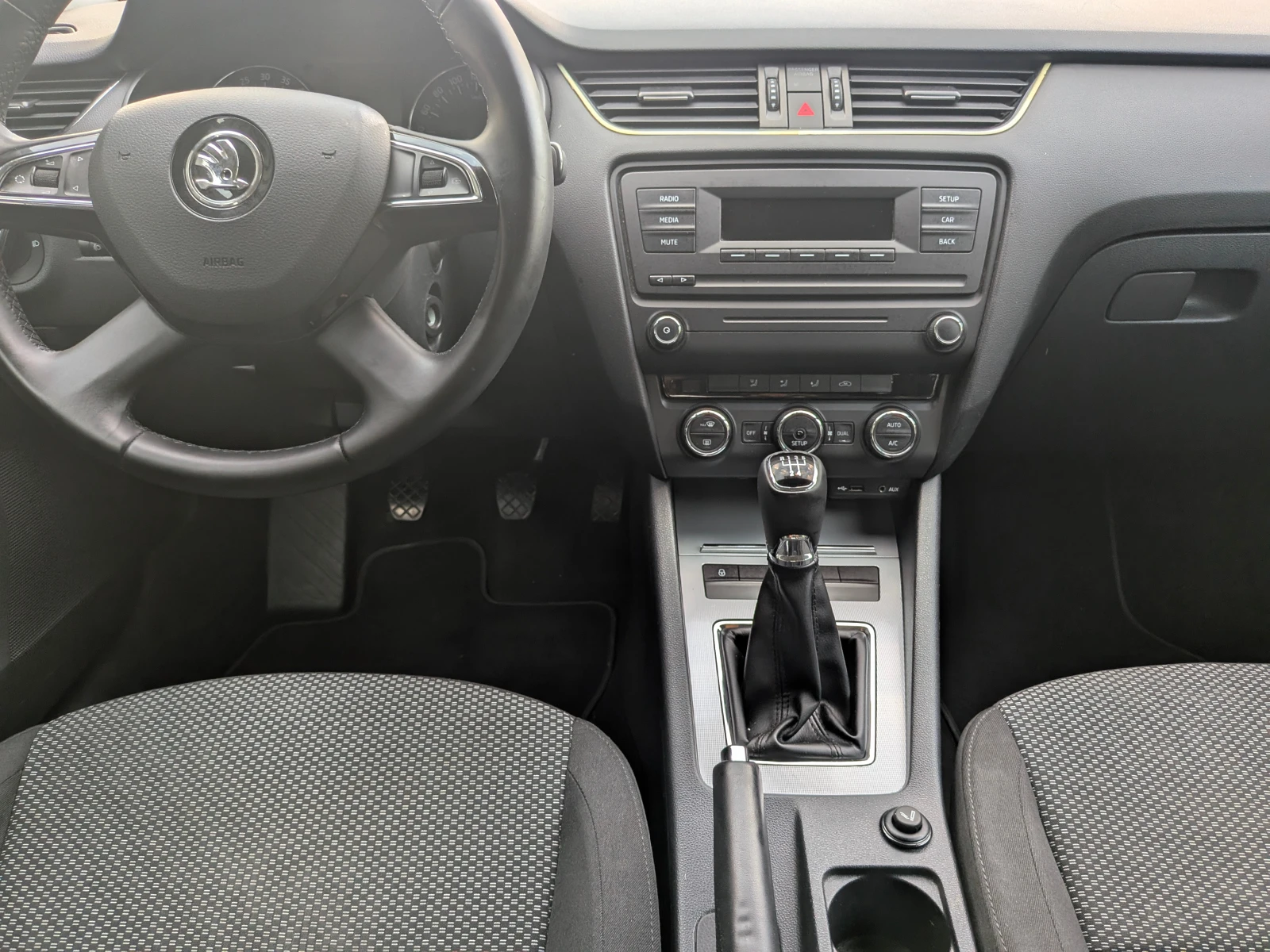 Skoda Octavia * * 1.6TDI* * LIFTBACK* * РЪЧКА* * НОВА!* * МАЛКИЯ - изображение 5