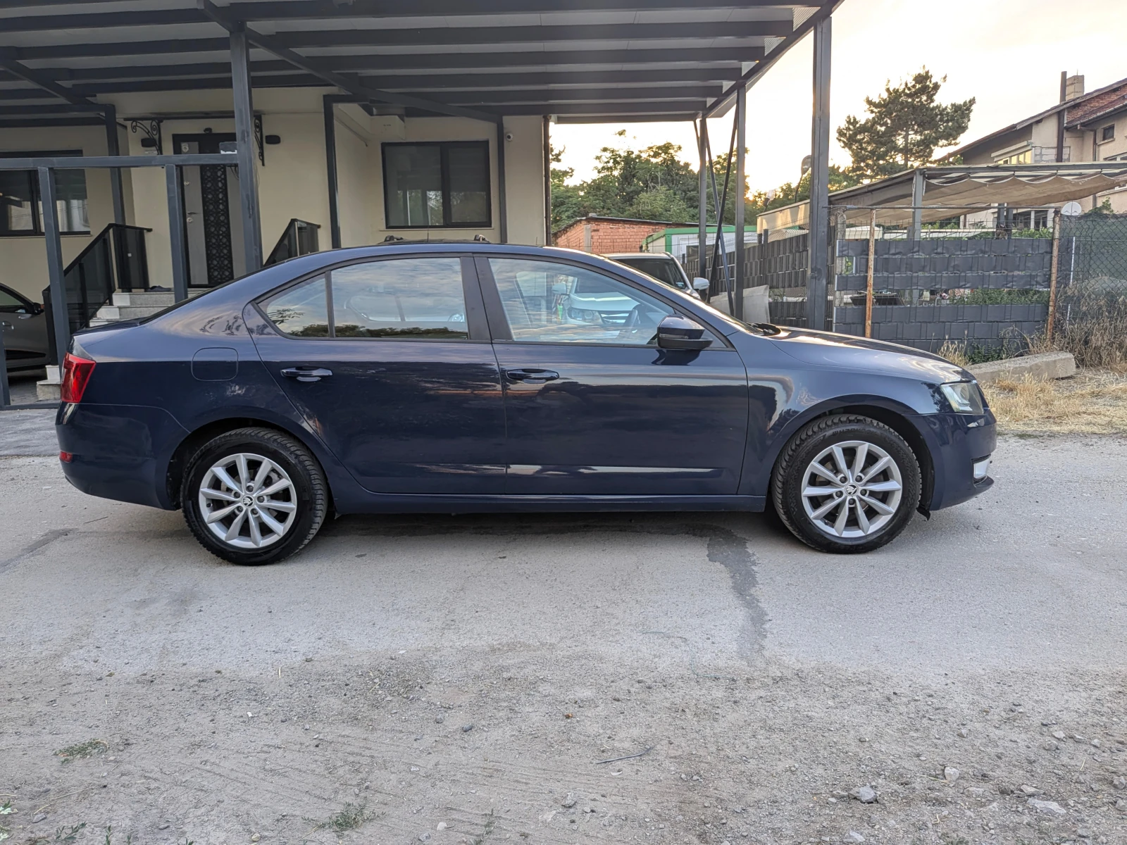 Skoda Octavia * * 1.6TDI* * LIFTBACK* * РЪЧКА* * НОВА!* * МАЛКИЯ - изображение 3