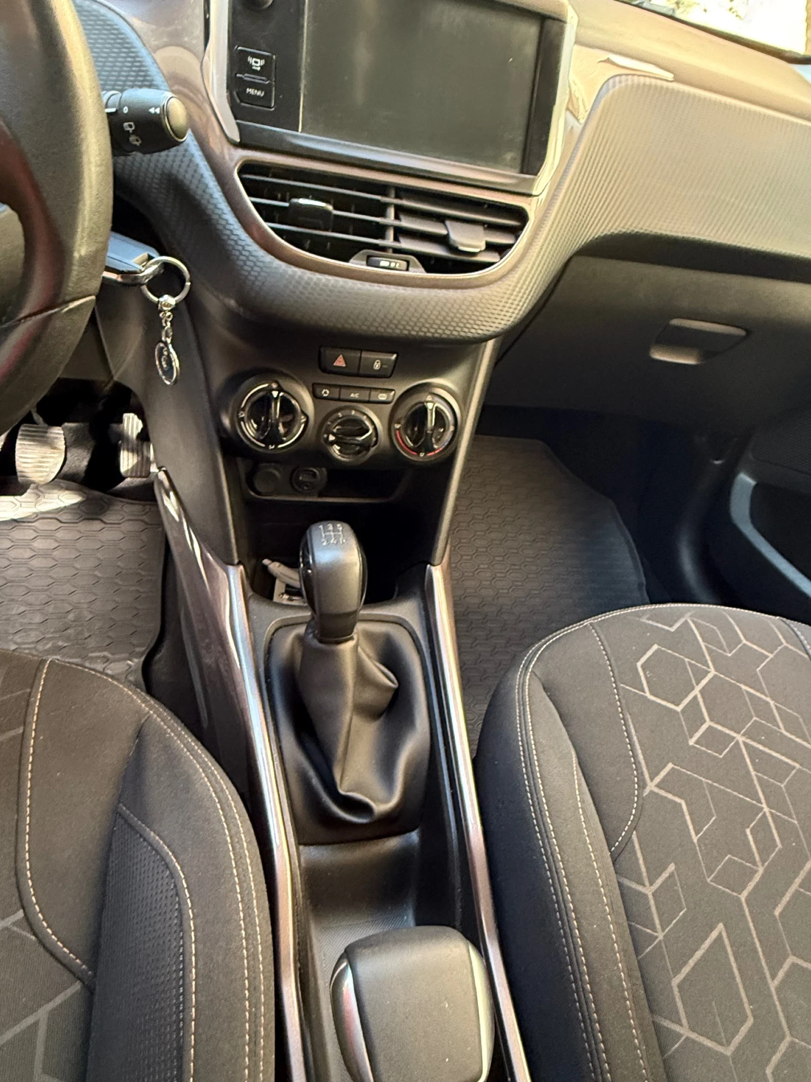 Peugeot 2008  - изображение 8