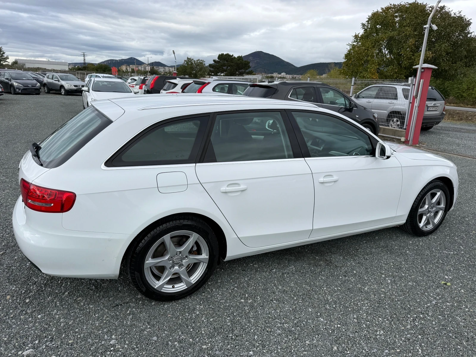 Audi A4 (KATO НОВА) - изображение 5