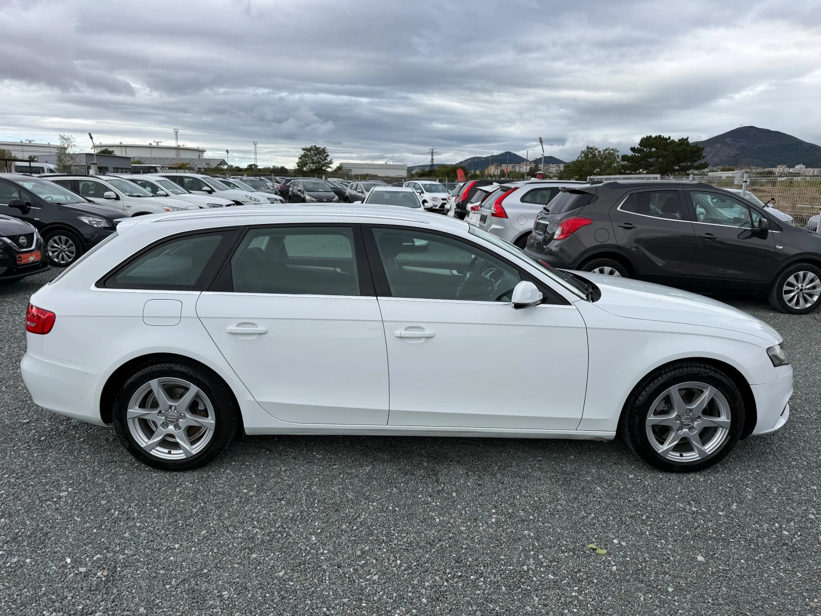 Audi A4 (KATO НОВА) - изображение 4