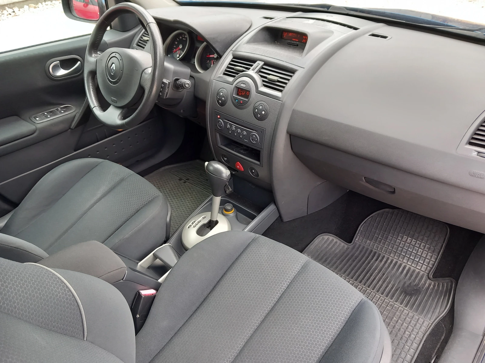 Renault Megane 1.6i Автоматик AC | Mobile.bg — изображение 12