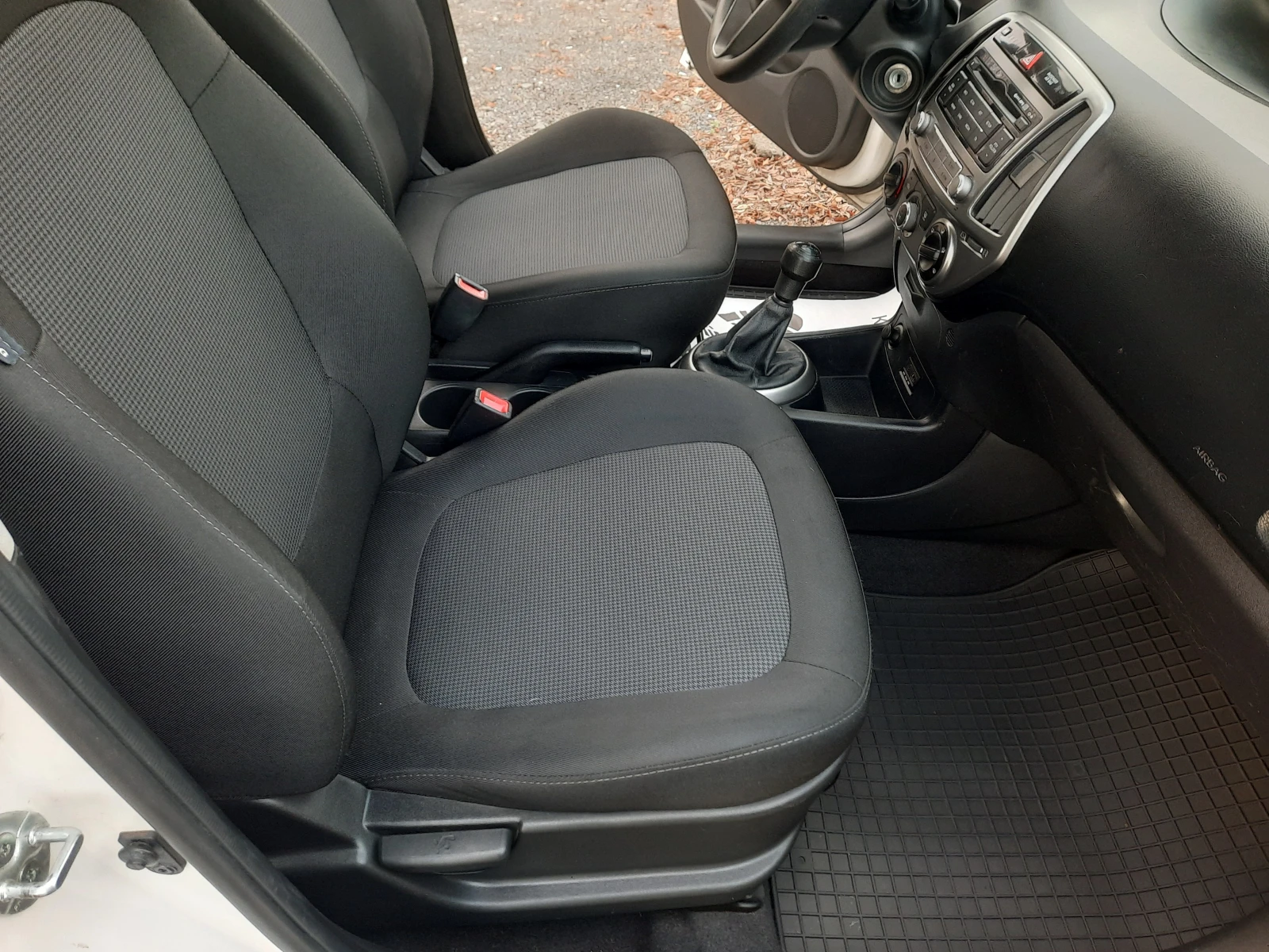 Hyundai I20 1.3i - изображение 10