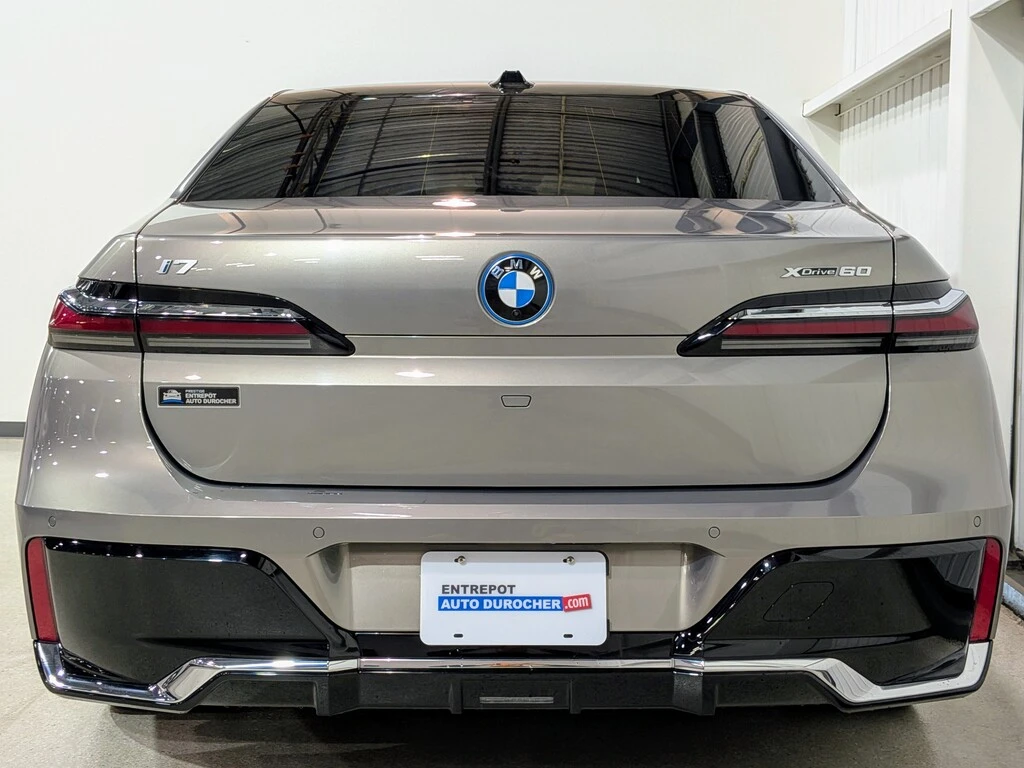 BMW i7 SKY LOUNGE| BOWERS & WILKINS| SWAROWSKI| МАСАЖ| , снимка 4 - Автомобили и джипове - 54069156