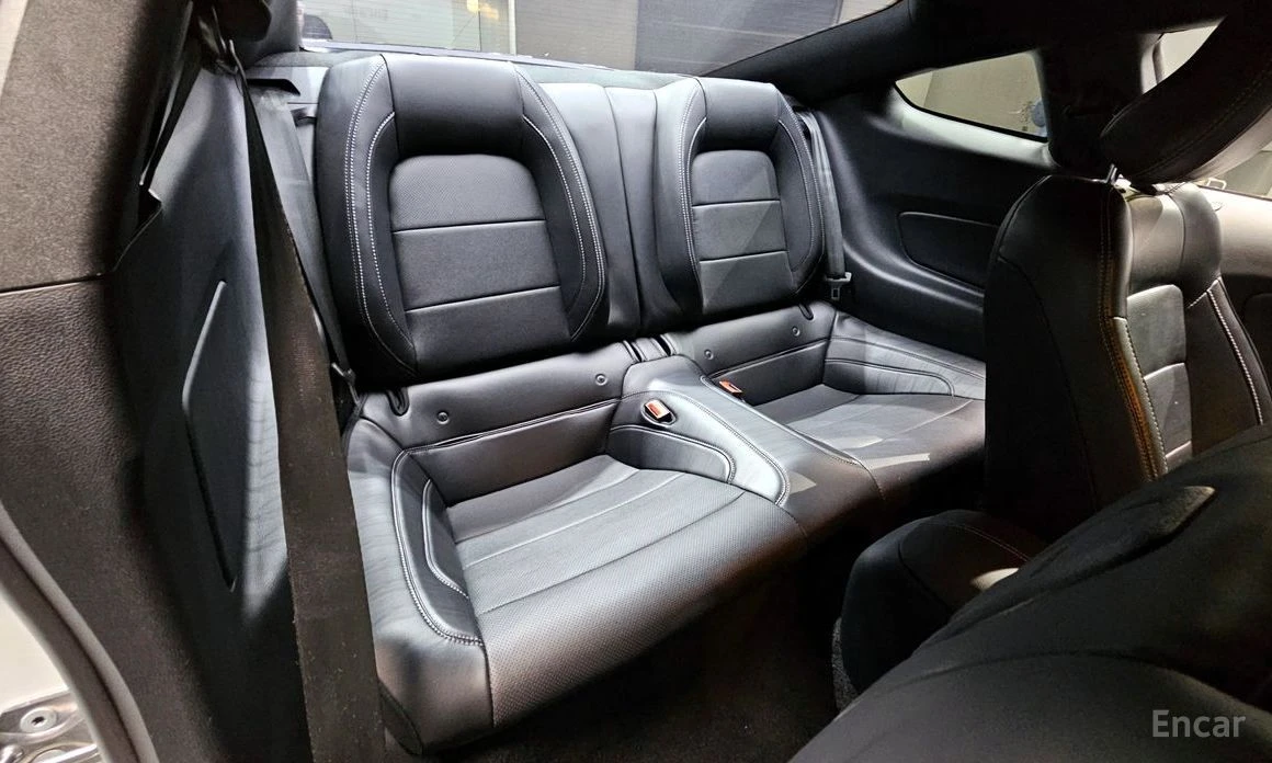 Ford Mustang, снимка 12 - Автомобили и джипове - 54089904