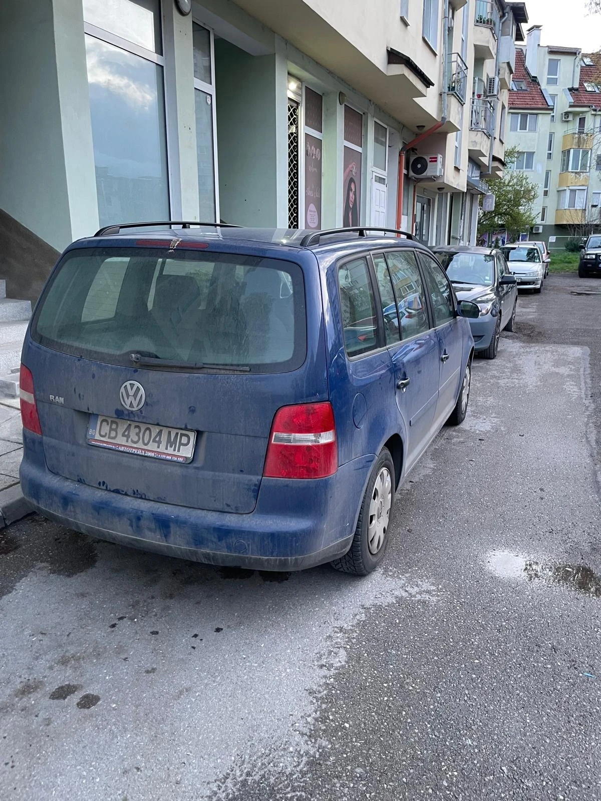 VW Touran Газ/бензин, снимка 3 - Автомобили и джипове - 54296497