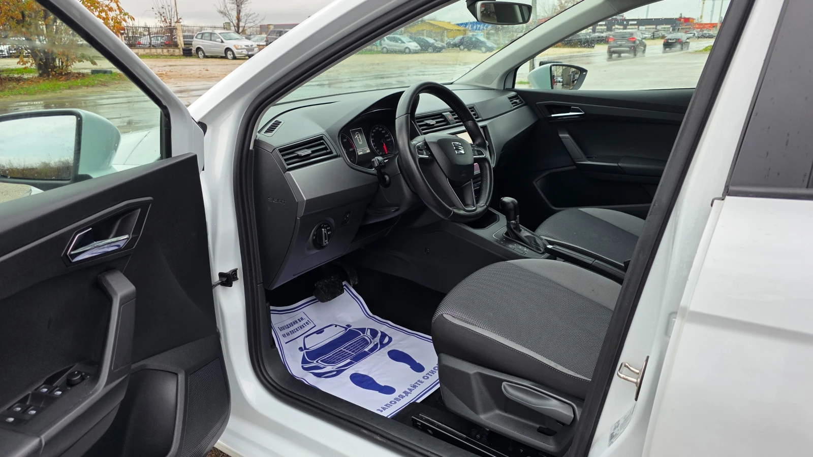 Seat Ibiza ЧИСТО НОВА, снимка 8 - Автомобили и джипове - 54392467