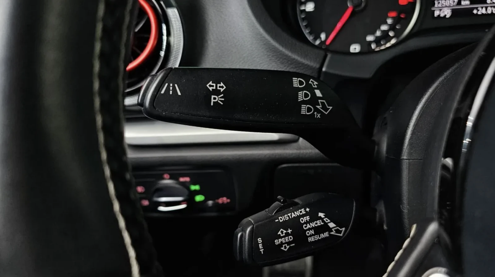 Audi A3 2.0 TDI S-line / ПАНОРАМА / КАМЕРА, снимка 13 - Автомобили и джипове - 54912585