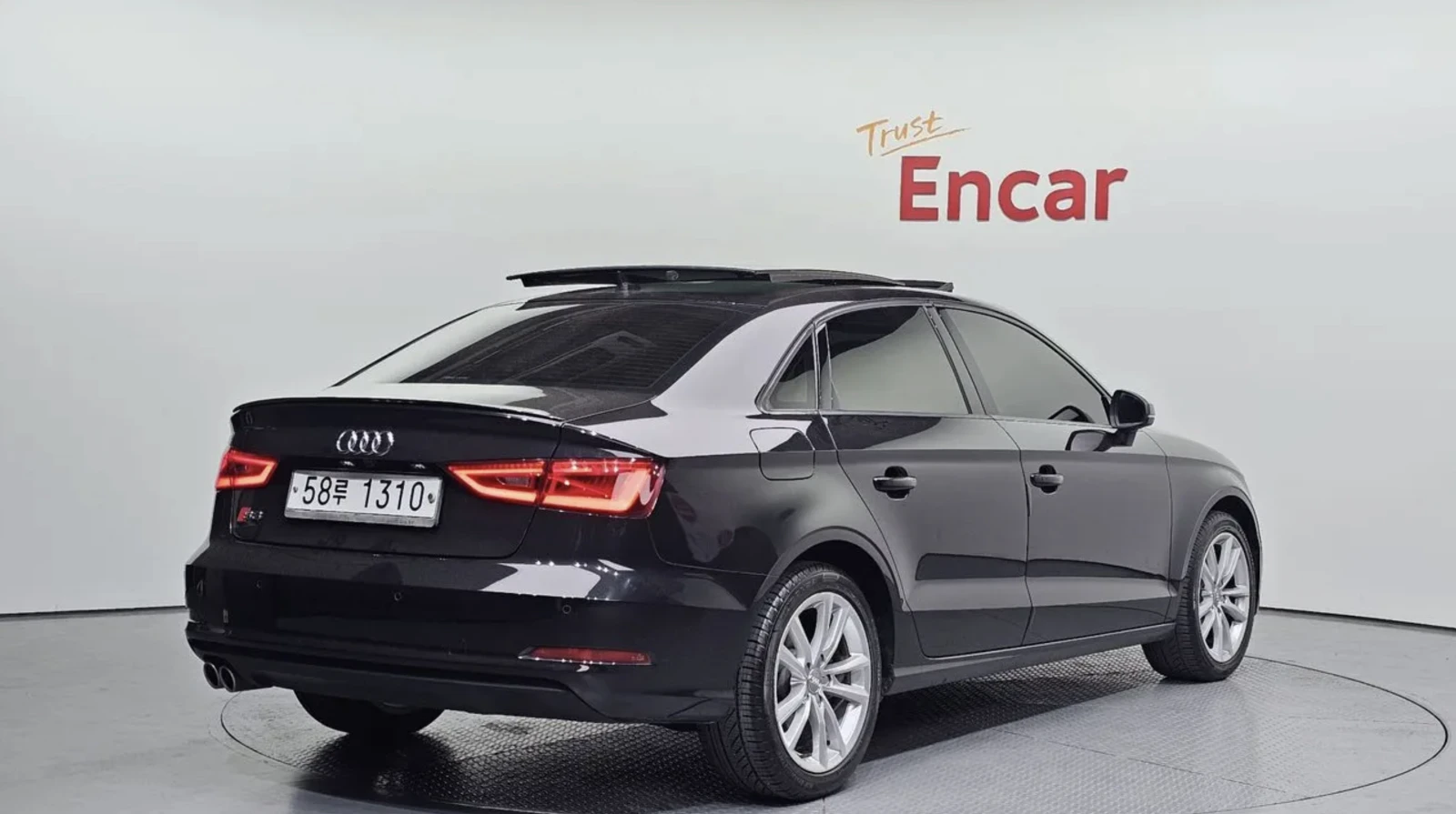 Audi A3 2.0 TDI S-line / ПАНОРАМА / КАМЕРА, снимка 2 - Автомобили и джипове - 54912585