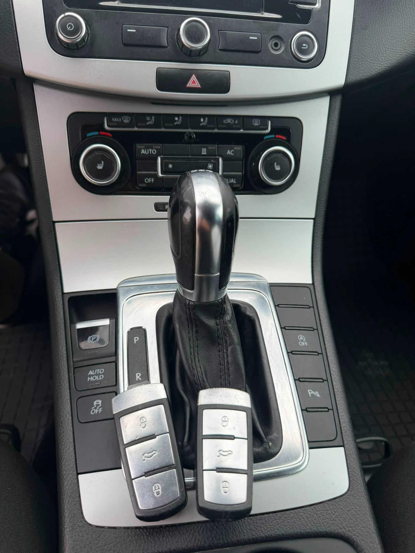 VW Passat 2.0 TDi, снимка 12 - Автомобили и джипове - 55326117