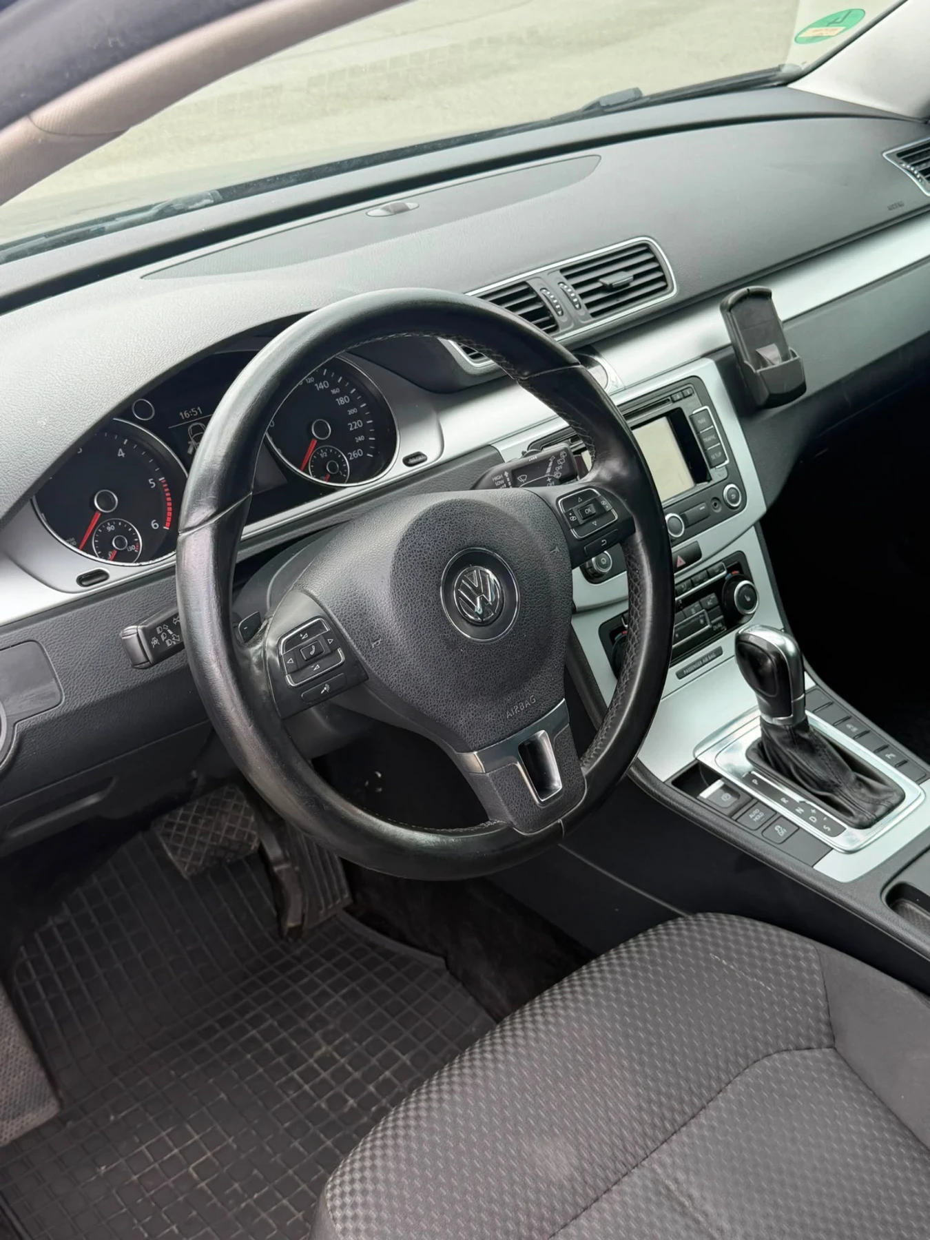 VW Passat 2.0 TDi, снимка 7 - Автомобили и джипове - 55326117