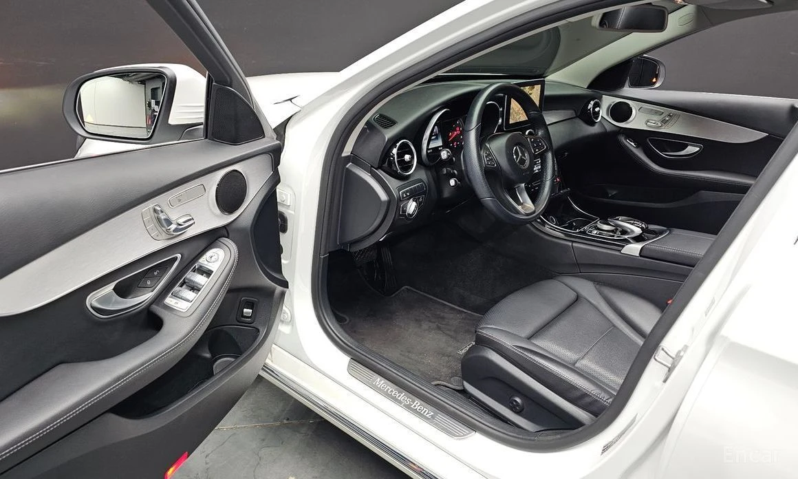 Mercedes-Benz C 220, снимка 11 - Автомобили и джипове - 55402278
