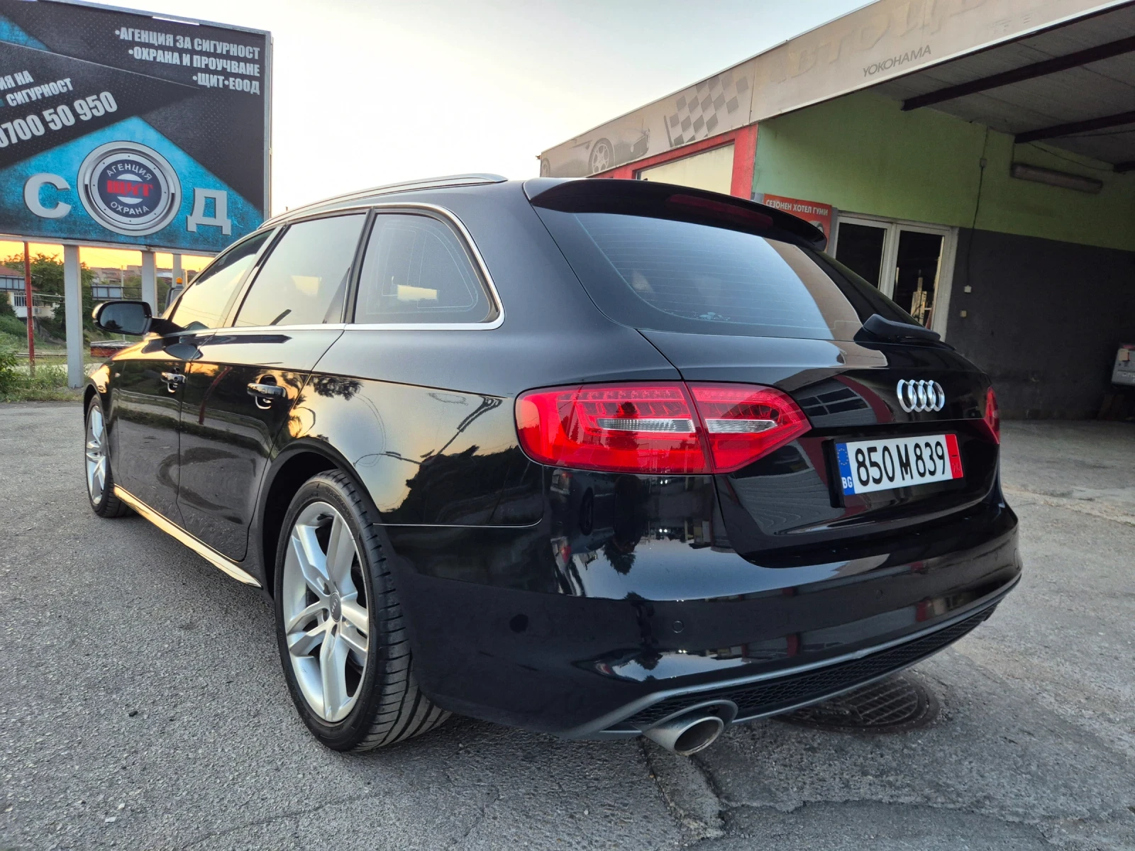 Audi A4 3.0TDI* S-LINE* DISTRONIK* LINE ASS* LED, снимка 3 - Автомобили и джипове - 55504861