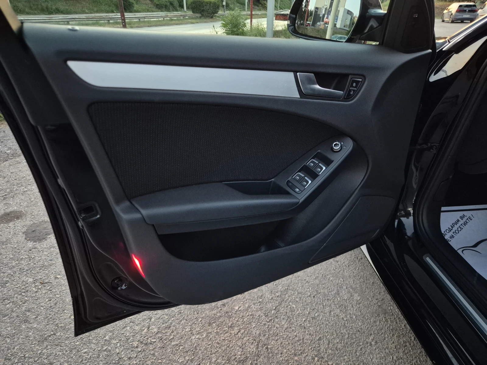 Audi A4 3.0TDI* S-LINE* DISTRONIK* LINE ASS* LED, снимка 7 - Автомобили и джипове - 55504861