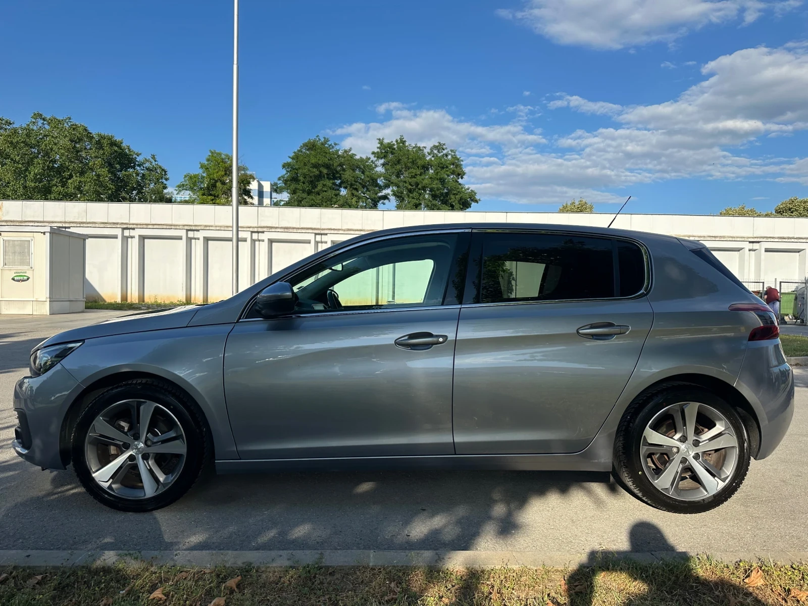 Peugeot 308 1.5 Дизел 8 СКОРОСТИ , снимка 5 - Автомобили и джипове - 55591473