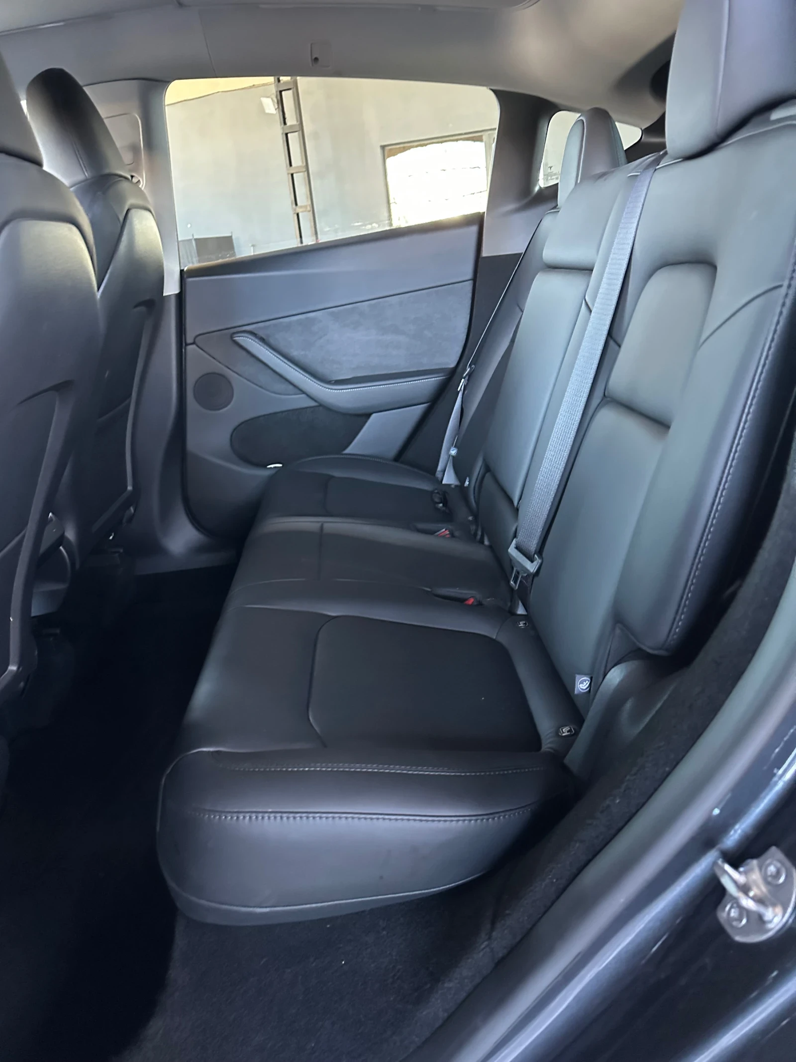 Tesla Model Y Long range , снимка 8 - Автомобили и джипове - 56125319