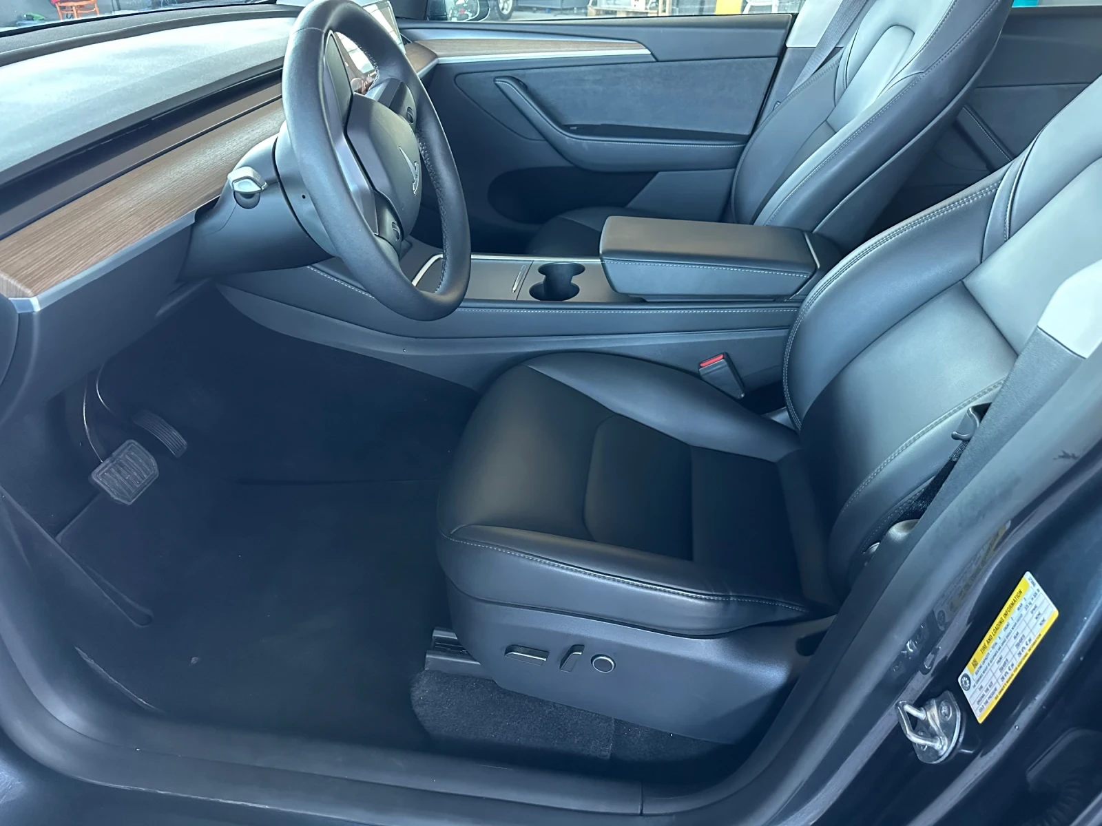 Tesla Model Y Long range , снимка 7 - Автомобили и джипове - 56125319