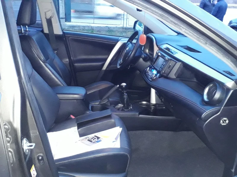 Toyota Rav4 2.2   150к.с., снимка 16 - Автомобили и джипове - 40687013