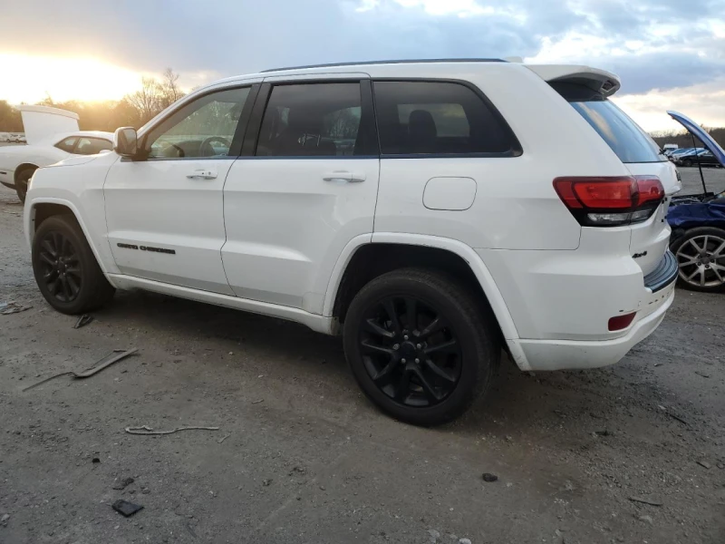 Jeep Grand cherokee LAREDO ALTITUDE 4x4 КАМЕРА* TRACKER SYSTEM* , снимка 2 - Автомобили и джипове - 48705762