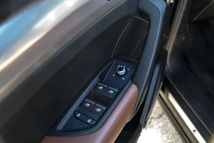 Audi Q5 Technik 45 TFSI quattro, снимка 9 - Автомобили и джипове - 53467763