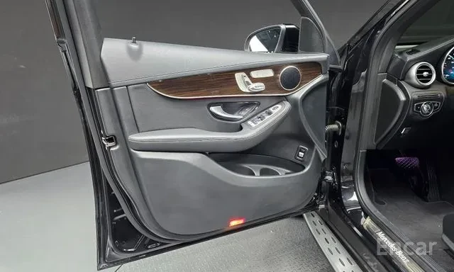 Mercedes-Benz GLC 300 4MATIC / DIGITAL / DISTRONIC / PANO / HUD / ������ | Mobile.bg � ����������� 8