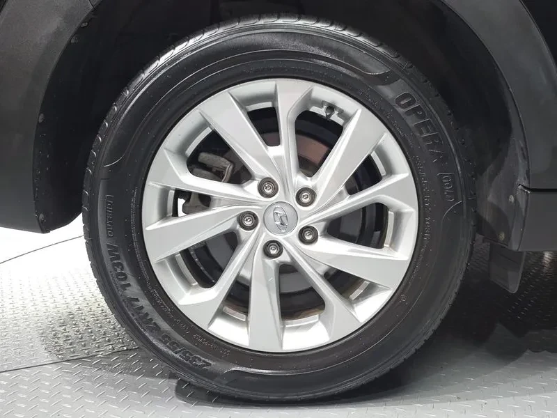 Hyundai Tucson Diesel 2.0 4Wd Modern, снимка 5 - Автомобили и джипове - 56304462