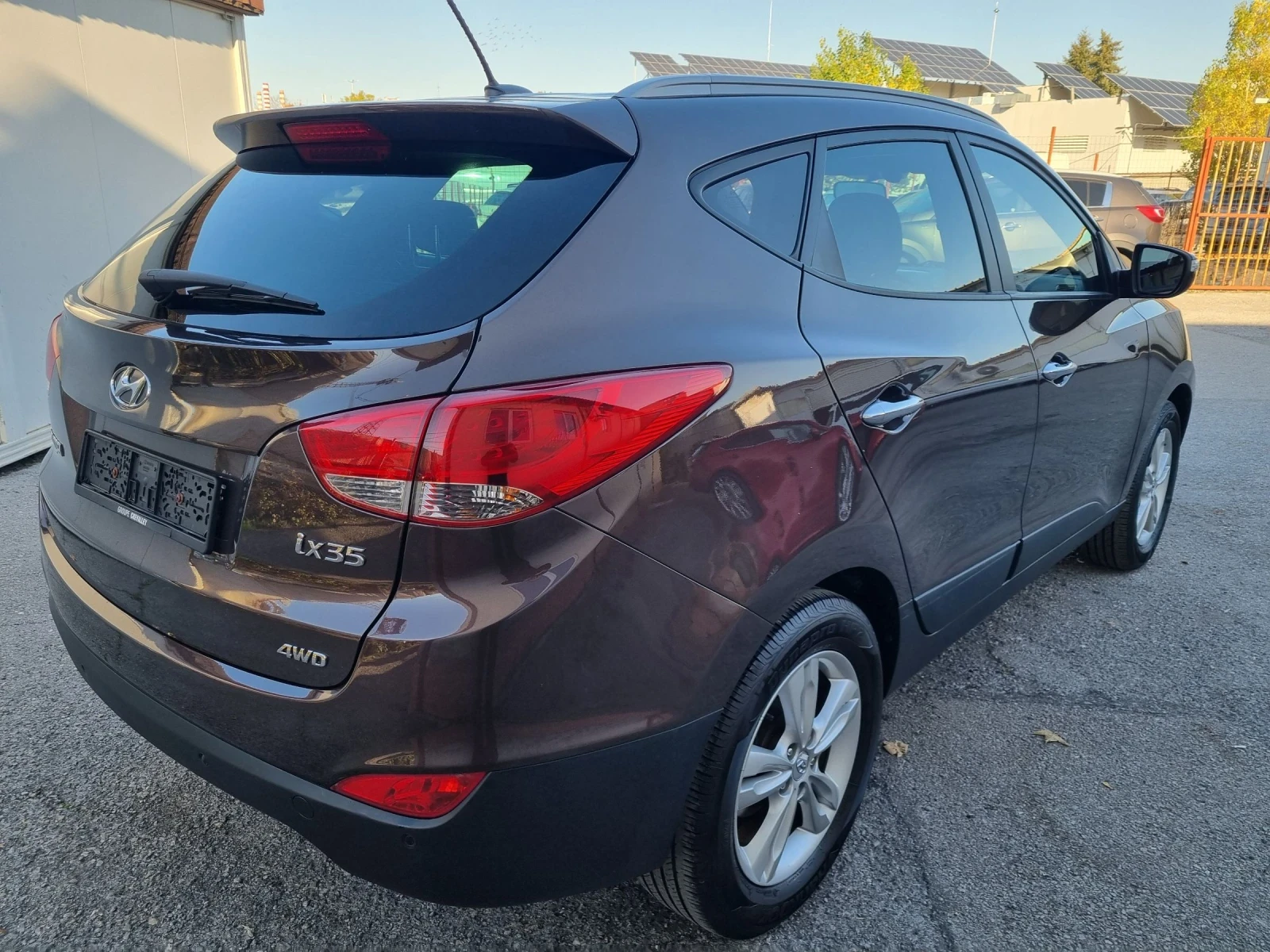 Hyundai IX35 2.0 бензин/163к.с/4х4/евро5а/камера/навигация/ - изображение 9