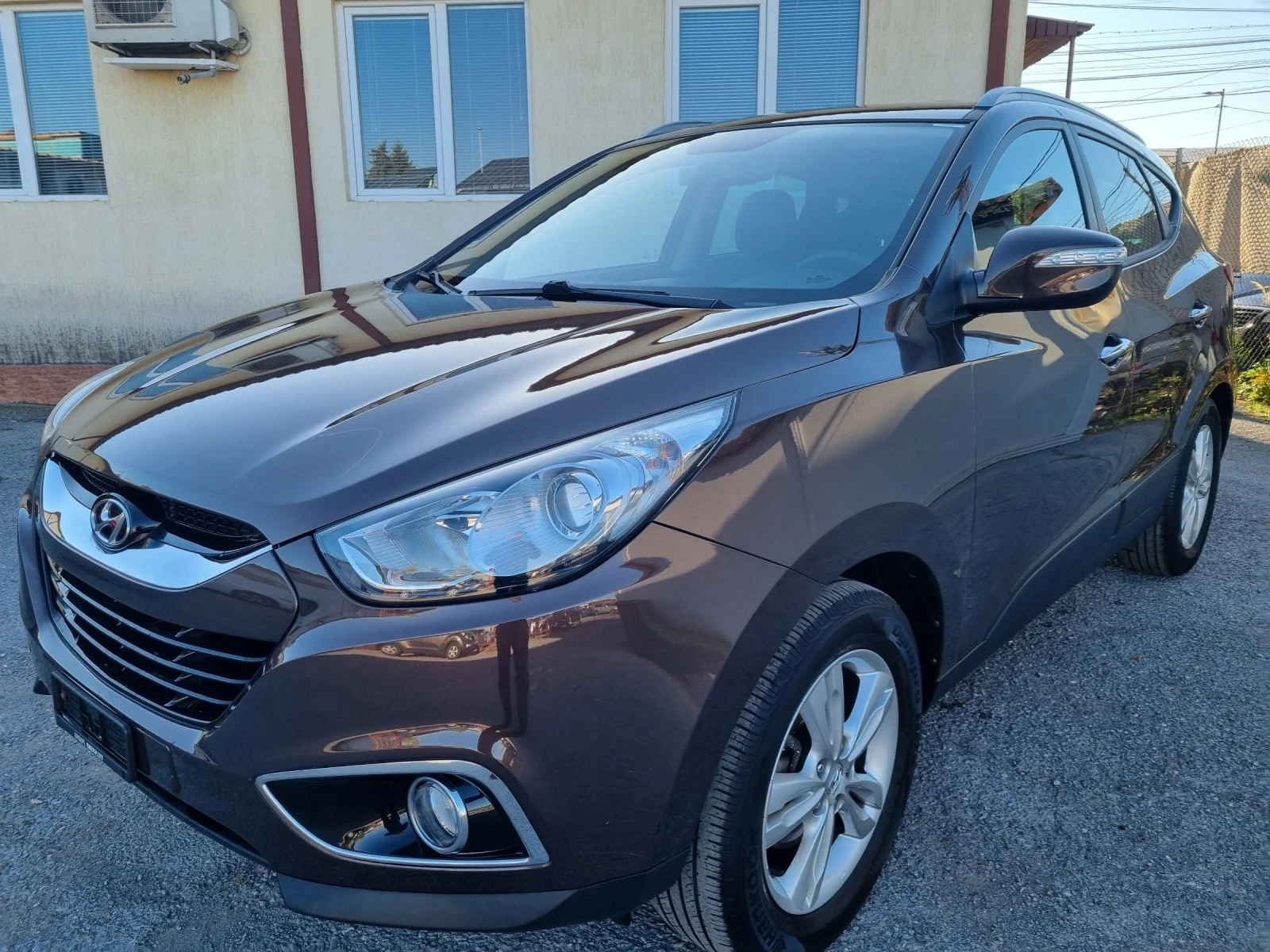 Hyundai IX35 2.0 бензин/163к.с/4х4/евро5а/камера/навигация/ - изображение 4