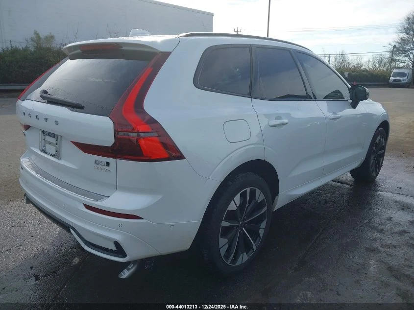 Volvo XC60 2l B5 Plus - изображение 4