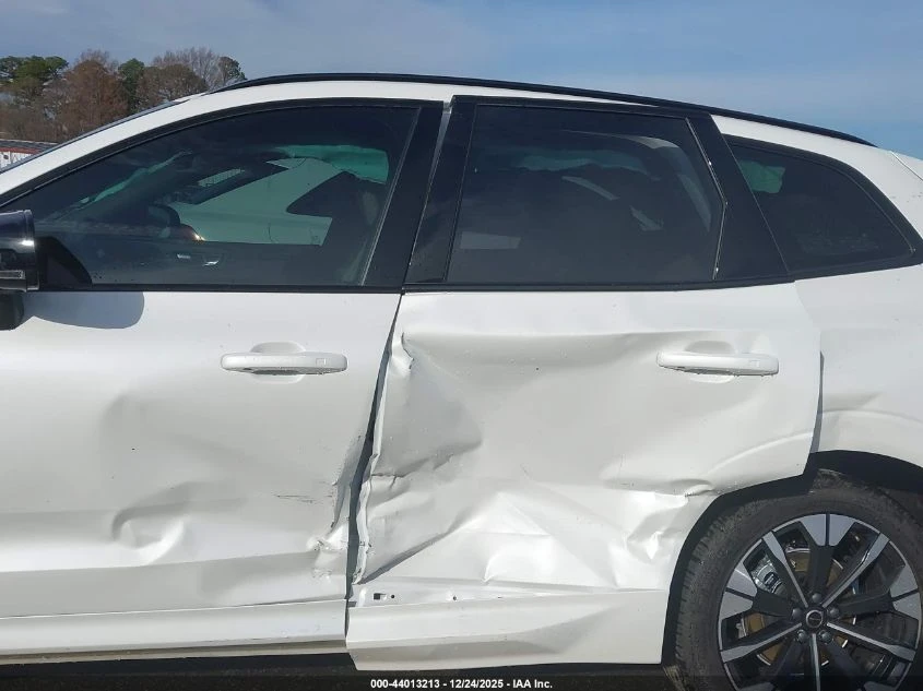 Volvo XC60 2l B5 Plus - изображение 6