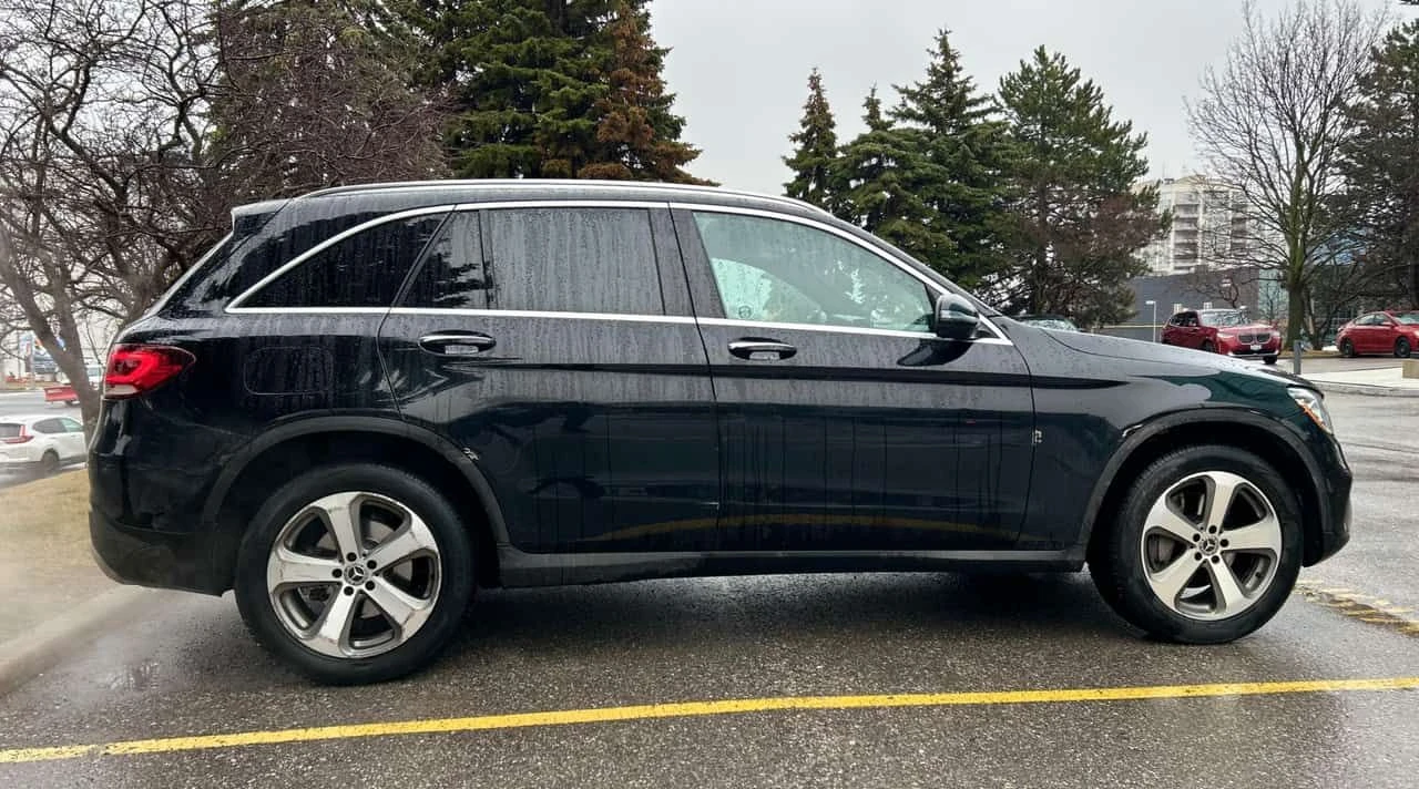 Mercedes-Benz GLC 300 * CARFAX * Дистроник* 360 Камери* , снимка 3 - Автомобили и джипове - 53827651