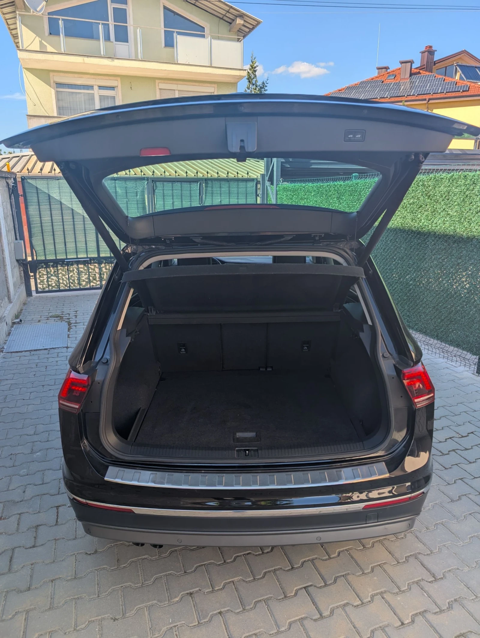 VW Tiguan 2.0TDI 190кс.* 4x4* HeadUp* 360 камери* Обслужен, снимка 6 - Автомобили и джипове - 54518834