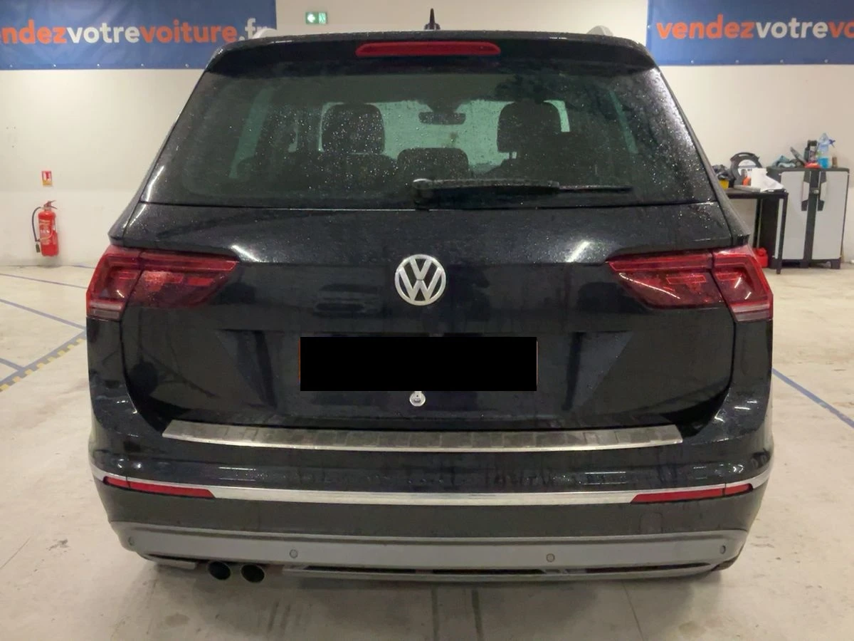 VW Tiguan 2.0TDI 190кс.* 4x4* HeadUp* 360 камери* Мемори, снимка 4 - Автомобили и джипове - 54518834